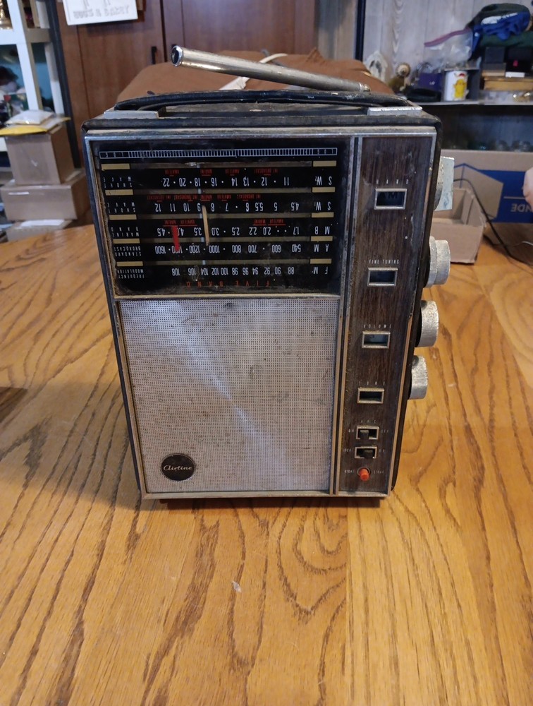 Wards Airline Radio Night Light Button Five Band Vintage Read Discription