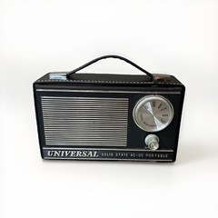 Vintage Universal Solid State Dual Power Ac-DC Portable Model 68 Radio