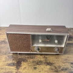 Vintage Motorola Solid State Clock Radio Mode XC33FW – Light Doesn’t Work
