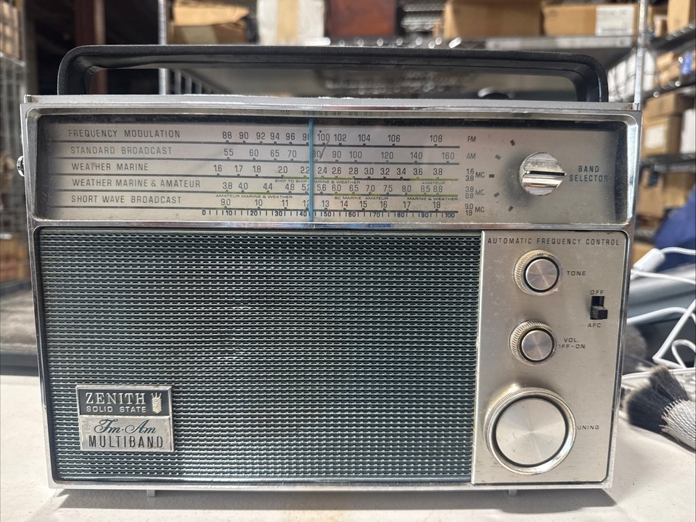 Zenith Solid State FM/AM Multiband Radio Royal 94 inter-oceanic receiver …parts