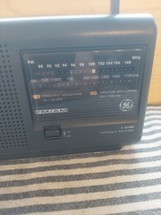 Vintage GE General Electric AM/FM Portable Radio #7-2662B Dual Power Tested