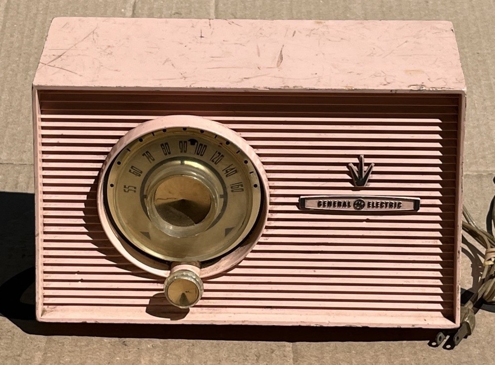 1950’s Vintage General Electric Pink AM Tube Radio Model 877 Rare Retro MCM