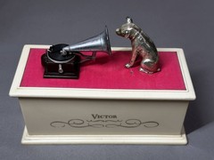 Victor Transistor Radio 6H-133 Retro