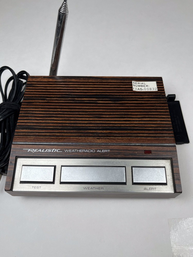 Realistic Weatheradio Alert III Model 12-140 Faux Walnut Woodgrain Full Antenna
