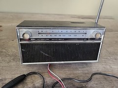 Vtg Bulova Mid-Century Alarm Clock Radio 1950&rsquo;s AM-FM car adapter 6v