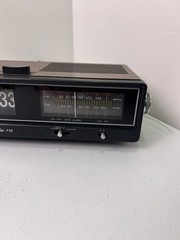 Realistic Chronomatic-116 Vintage AM/FM Flip Clock Radio -RESTORED-