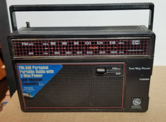 Vtg GE FM/AM Personal Portable Radio w/ Two-Way Power 7-2660D Headset Capable