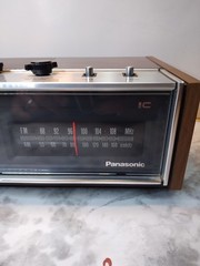 Vintage Panasonic Woodgrain Flip Clock Radio Alarm AM FM w Day Display RC-7053