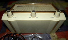 Vintage Japan Sansei ZEPHYR AM FM Radio 6 Tube and 2 Diode Electronics Works