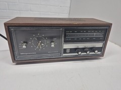 Magnavox Solid State Table Top Radio AM/FM Walnut Brown Alarm Clock For Parts