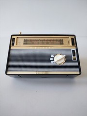 Hitachi WH-837E 3 band 8 transistor radio model