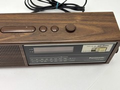Vintage Panasonic RC-6070 FM AM 2 Band Electronic Clock Radio Wood Grain