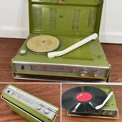 1960’s Simpson Sears AC/DC Solid State Radio /Phonograph Model 17907 Mid Century