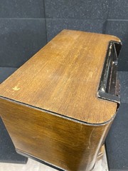 1942 – Vintage Philco Table Radio Model 42-327