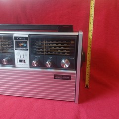 Vintage 1970s Montgomery Ward Airline 10 Band Portable Radio, GEN 1494A Works