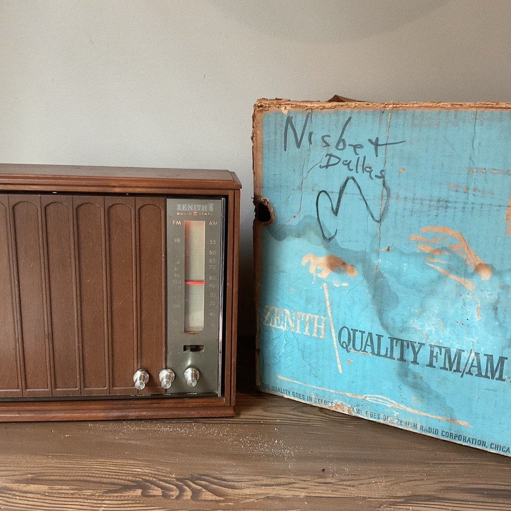 Vtg 1972 Zenith Solid State AM/FM Radio 2-3312 Model T2543W-Works w/Original Box