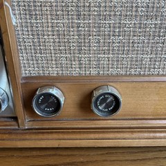 Zenith Long Distance Radio Model X334 AM/FM Radio: Powers ON