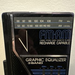 Vintage GE General Electric 2 Band Stereo Radio Cassette player EQ Works great