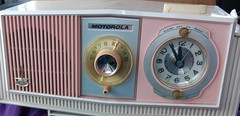 MOTOROLA (Model C19P-32) Clock/AM Radio, MCM – Pink/White, 1963, USA