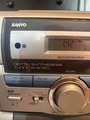 SANYO CWM-470 BOOMBOX PORTABLE STEREO with remote tested