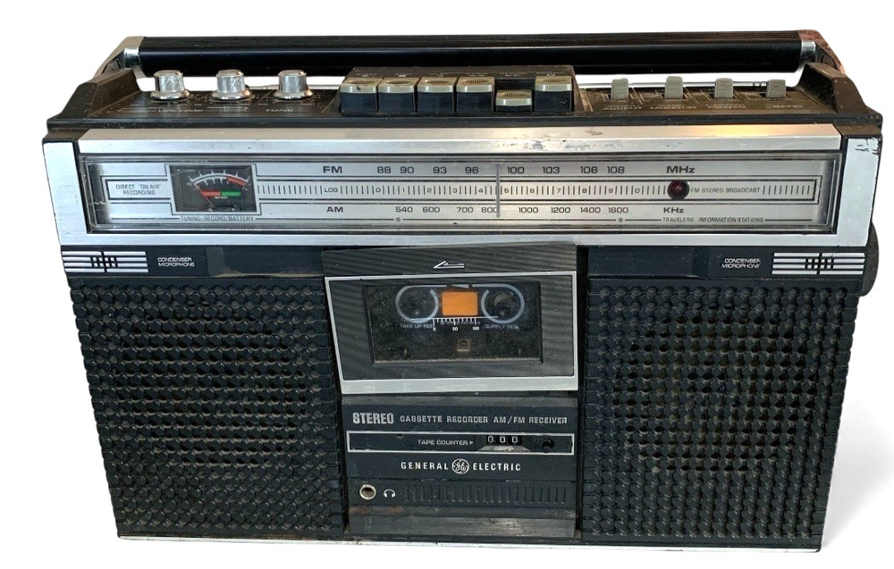 General Electric Model 3-5251A AM/FM Stereo Cassette Recorder VTG Boombox 70-80s