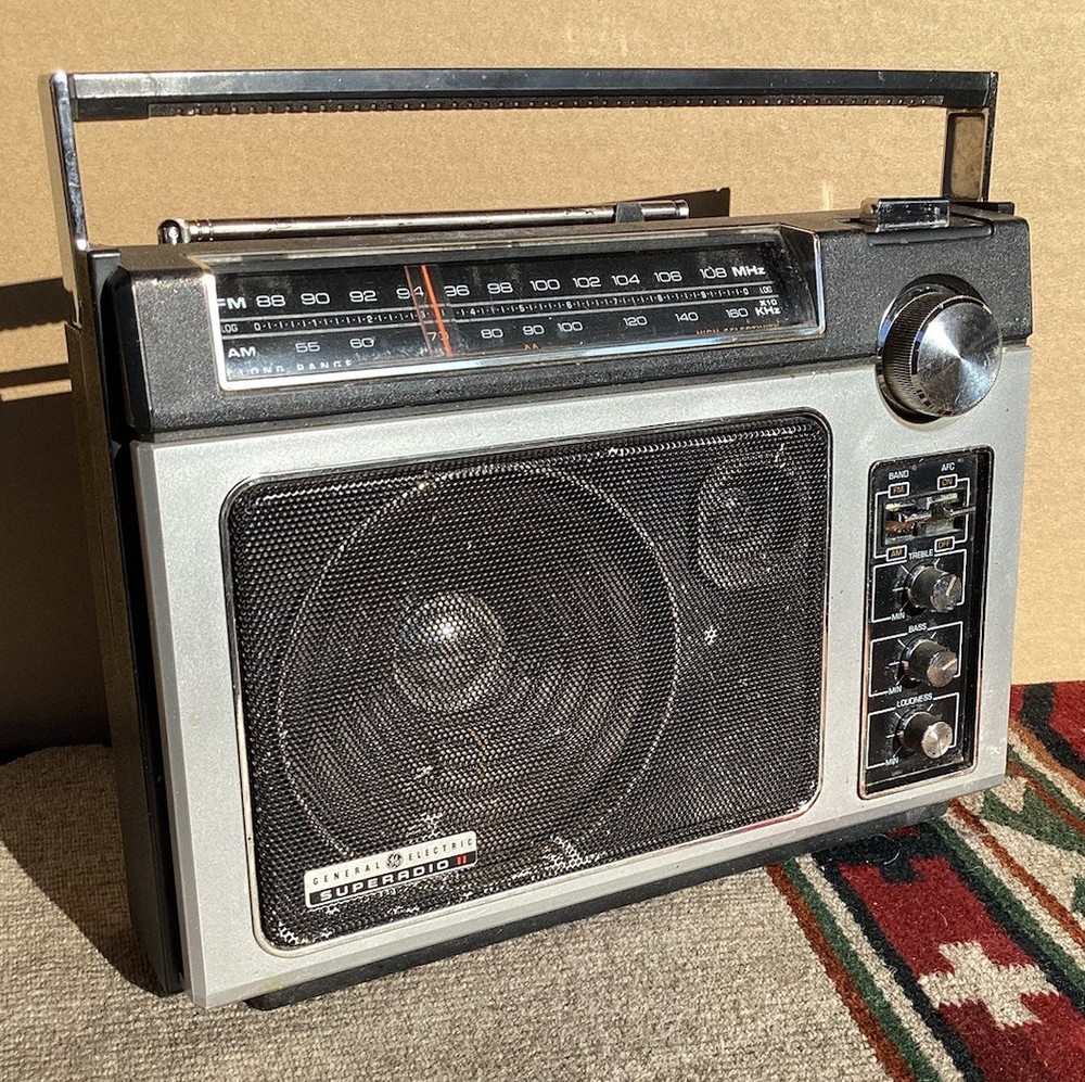 VINTAGE GENERAL ELECTRIC SUPERRADIO II 7-2885F LONG RANGE AM/FM TESTED WORKING
