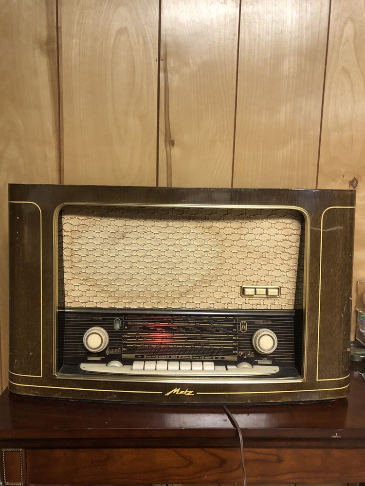 Metz 409/3D 1950’s German Radio Large Tabletop Tube AM FM SW Radio
