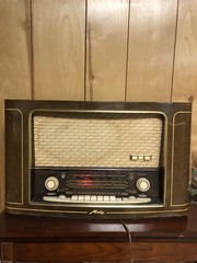 Metz 409/3D 1950’s German Radio Large Tabletop Tube AM FM SW Radio