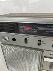 vintage Realistic Model 14-775 AM/FM radio