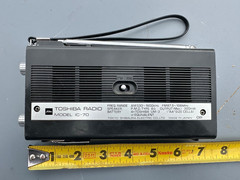 Vintage Made In Japan Toshiba Solid State FM AM Radio IC-70 Works Compact Loud
