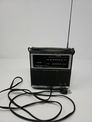 Vintage Seville AM/FM Radio Model 1805 Hong Kong Electric/Battery Power Works!