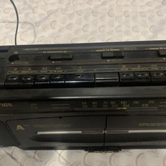 SOUNDDESIGN Cassette Player AM FM Stereo Radio Boombox 4749BLK