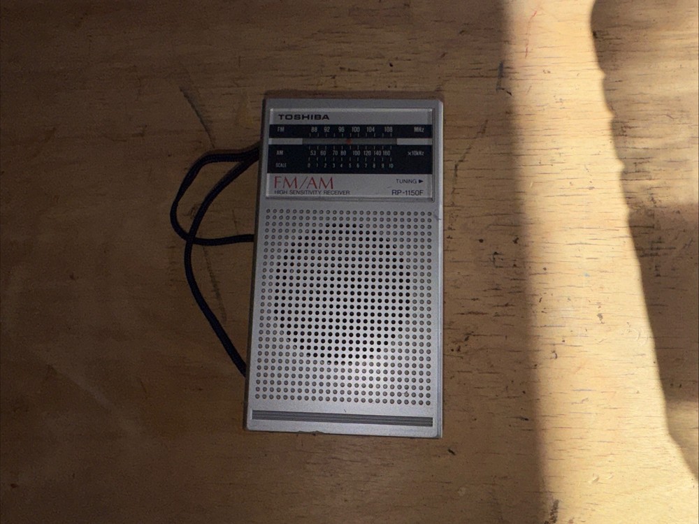 Vintage Toshiba AM/FM Portable Radio RP-1150F Tested And Working Antennae Strap