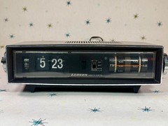 Vintage LLOYDS AM / FM Flip Clock Model J615-175A Working – WITH BLUETOOTH