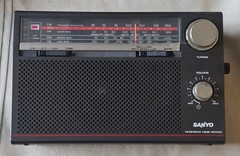 VTG SANYO RP 8800UM 4 BAND PORTABLE RADIO – WORKS WELL SW (6000-18000) MW/FM/LW