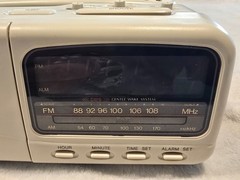 VINTAGE – SOUNDESIGN AM-FM / CLOCK RADIO / TELEPHONE / CASSETTE PLAYER – 7569IVY