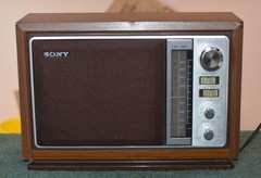 Vintage Sony FM AM Tabletop Radio Wood Grain Model ICF-9740W with OPTION