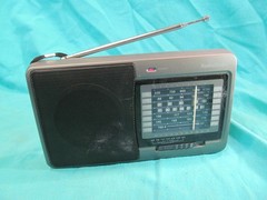 RADIO SHACK 12-756 MULTIBAND PORTABLE RADIO AM FM AIR VHF WX TV1 TV2