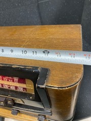 1942 – Vintage Philco Table Radio Model 42-327
