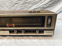 Soundesign Model 3933B AM FM Stereo Flip Clock SEE NOTES