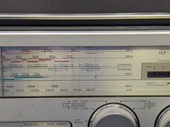 Rare vintage Sony ICF-7760W PSB/TV Sound/Air Band FM/AM Receiver