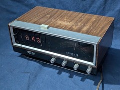 ZENITH C472W-3 Circle of Sound Flip Alarm Clock, AM/FM Radio, Video!