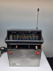 Vintage Montgomery Ward Airline 5-Band Radio FM AM Shortwave SW Working Collecti