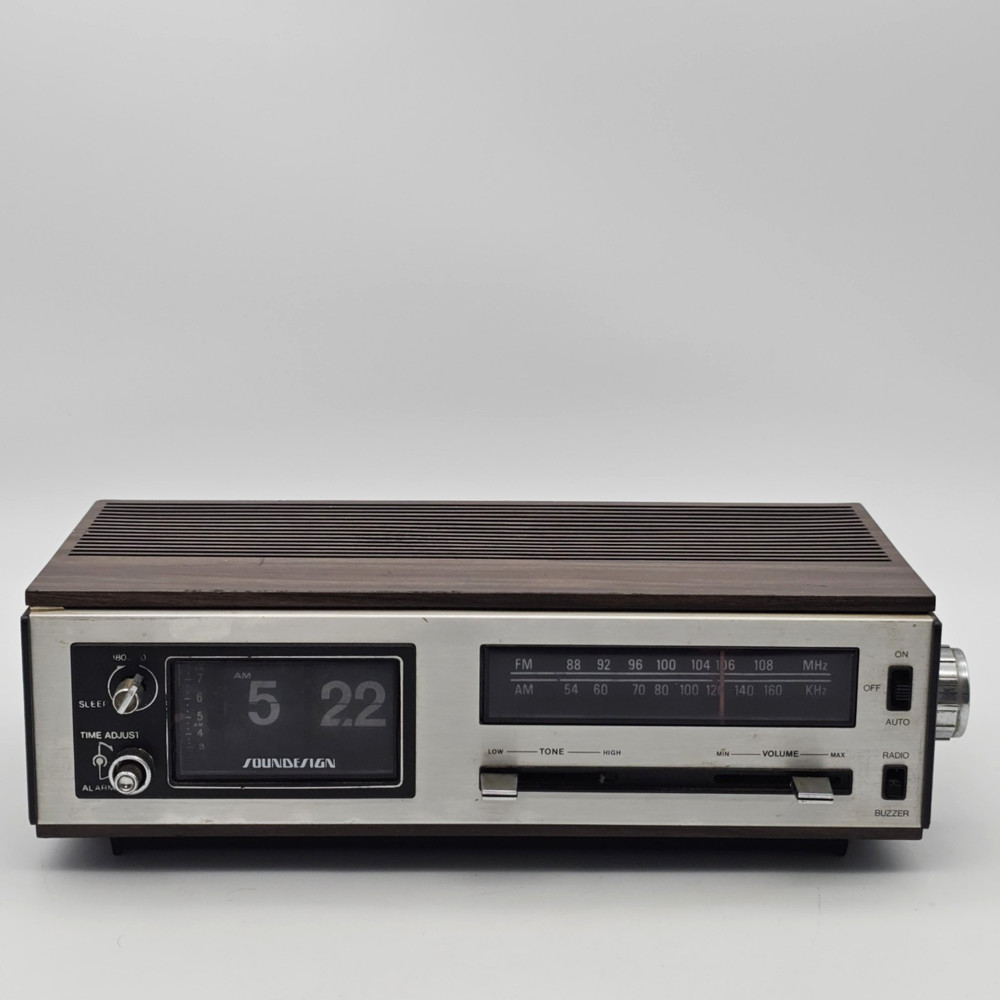VTG Flip Clock Radio Alarm Sound Design Faux Wood Finish AMFM Model 3461 – READ
