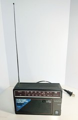 Vtg GE FM/AM Personal Portable Radio w/ Two-Way Power 7-2660 Headset Capable