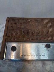 Vintage Panasonic Woodgrain Flip Clock Radio Alarm AM FM w Day Display RC-7053