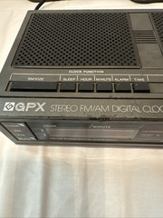 GPX Vintage AM/FM Digital Alarm Clock Radio Model DS584 left speaker not working