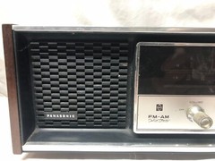 Panasonic RE-7369 Vintage FM-AM 2-Band Radio Solid State 1970s Wood Case Radio
