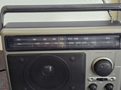 Vintage Radio Shack Realistic Portable Radio Model 12-639 – Tested/Working CLEAN