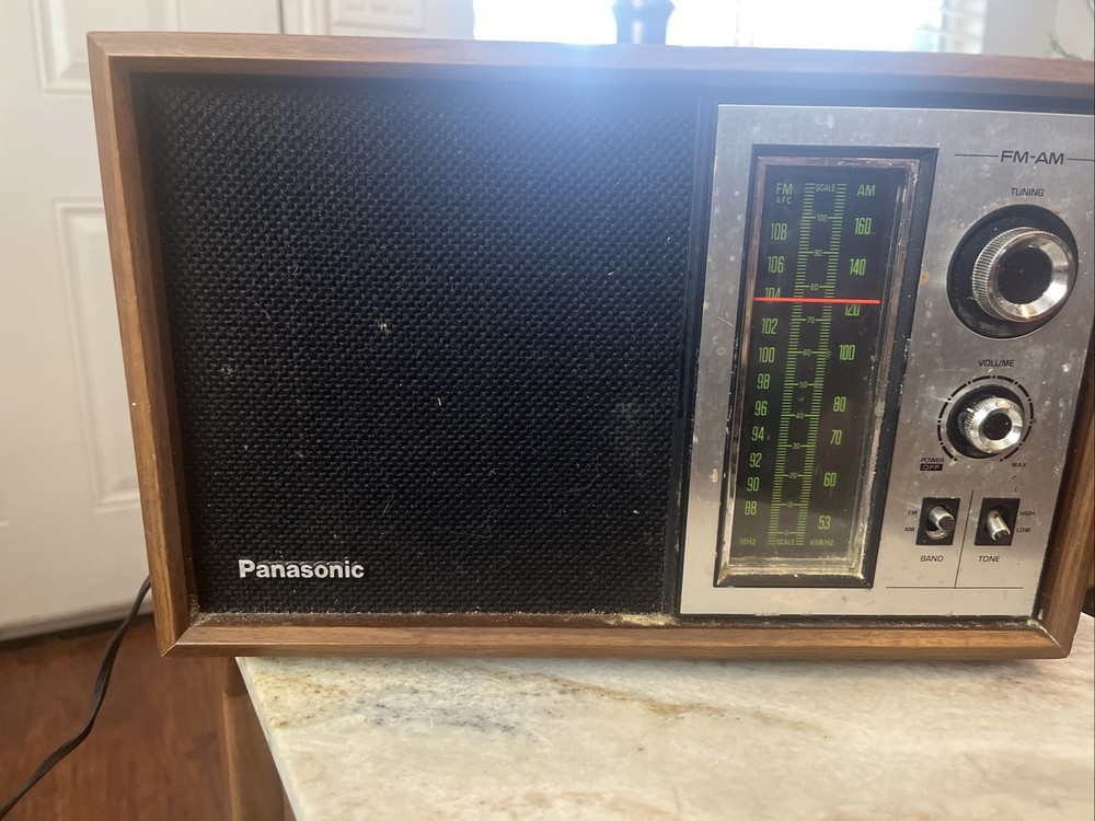 Vintage Mid Century Modern Wood Grain Radio PANASONIC #RE-6286 AM/FM